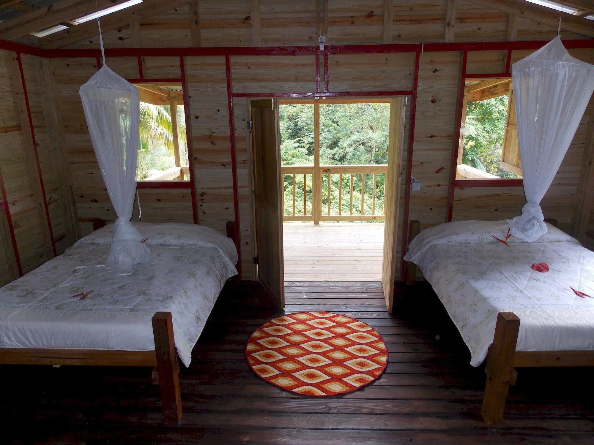 Roots Jungle Retreat Villa Marigot Bagian luar foto